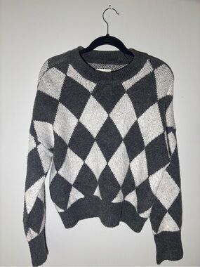 Abercrombie & Fitch Gray and White Argyle Crewneck Sweater